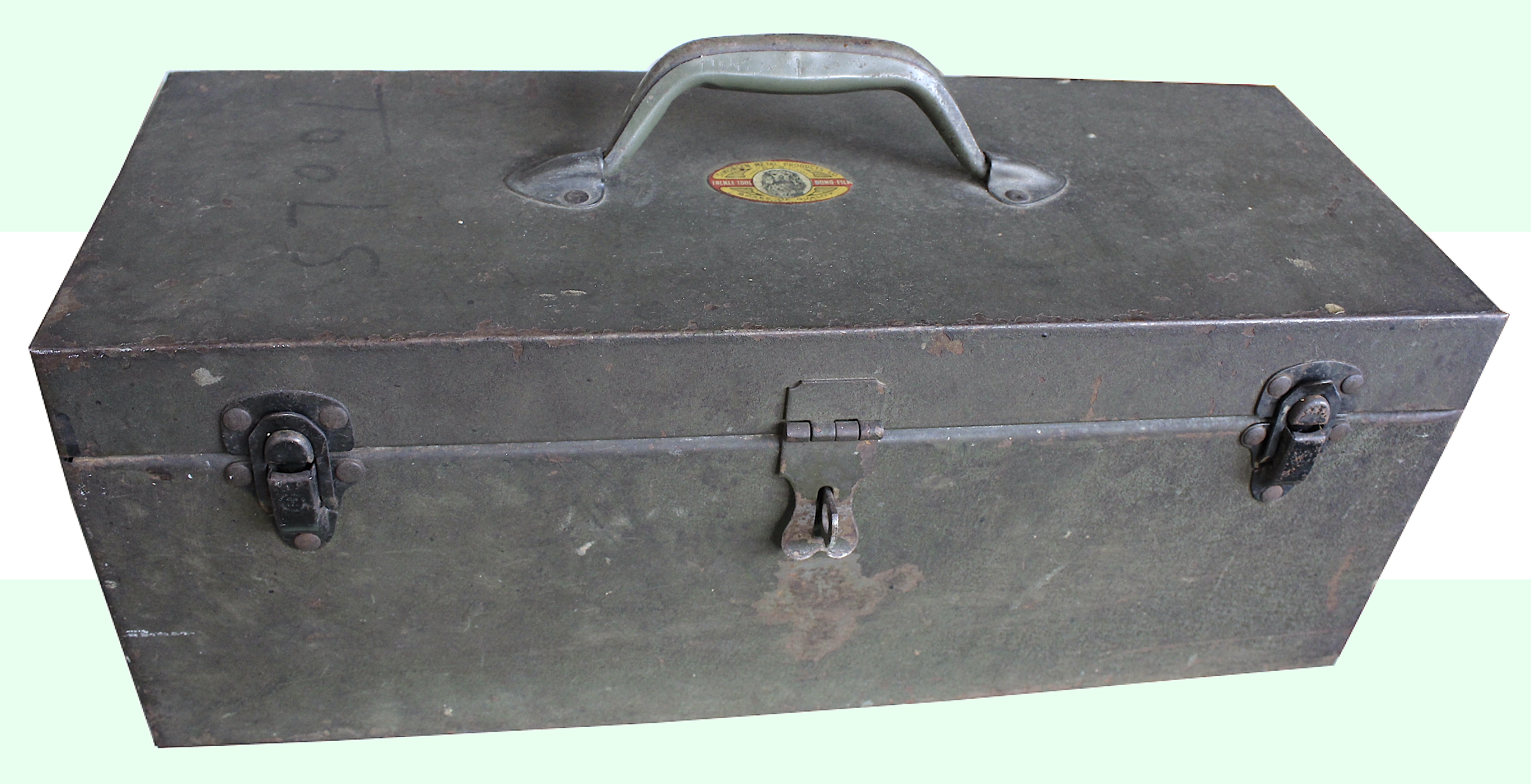 1950's Vintage Victor Metal Fishing Tackle Box with one tray.